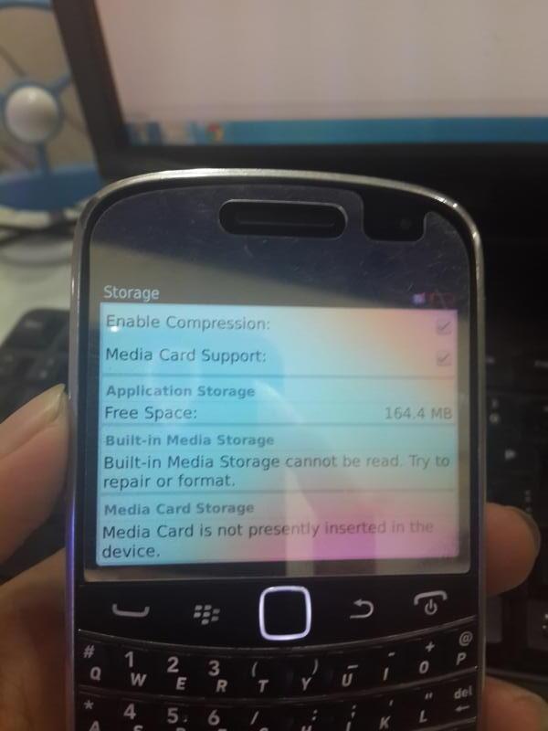 Jasa disable built in media storage Blackberry yg loading stuck 75% disini solusinya.