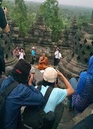 Yang pengen ke Borobudur waktu Waisak.. Baca Dulu Gan !!
