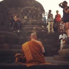 Yang pengen ke Borobudur waktu Waisak.. Baca Dulu Gan !!