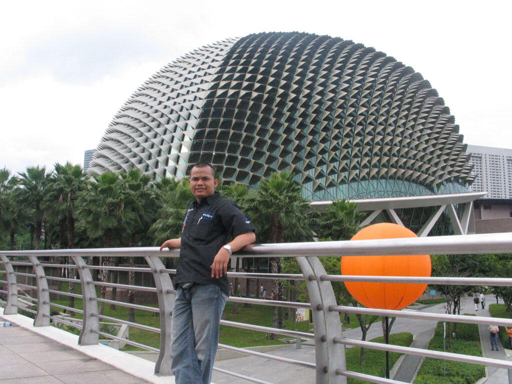 Profesi Paling Enak (Foto2 Kerja Sambil Liburan)