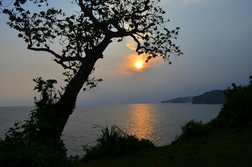 Berburu sunset di pantai Kesirat Gunungkidul