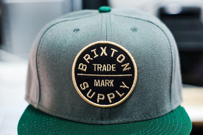 Supply trade. Brixton Supply. Brixton trademark Supply. Brixton Supply trade Mark штаны. Style MC Classic trade Mark производитель.