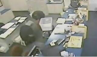 10 Kisah Perampokan Konyol di Dunia (Ga' baca nyesel gan, true story !)