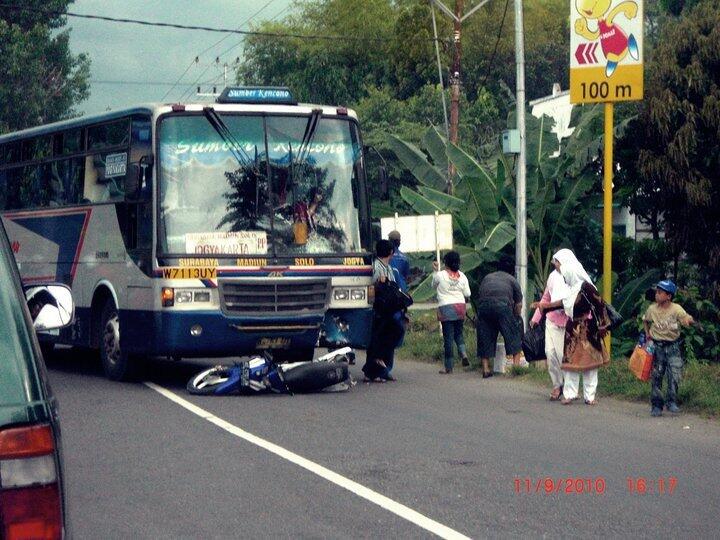 BUS TERCEPAT DI INDONESIA (pecinta bus masuk)