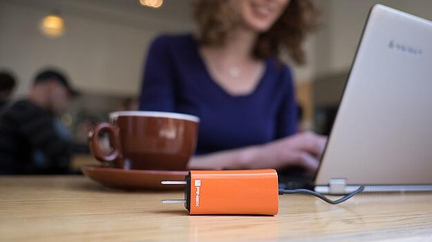 Dart: Charger Laptop Terkecil SeDunia