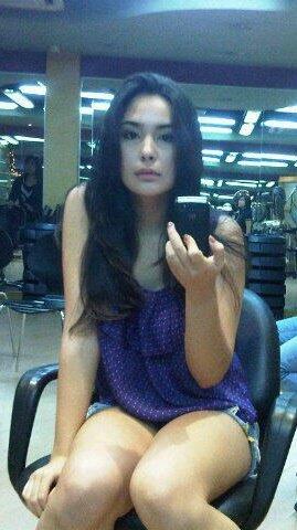 Gwen Zamora VS Tyas Mirasih, Menurut Agan?