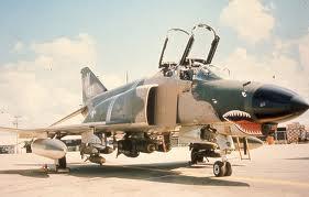 (bertanya) kenapa dulu kita ngak ambil juga F-4 Phantom?