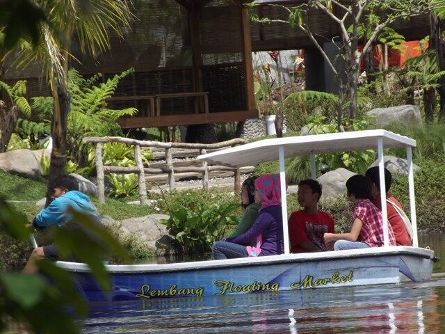 Floating Market Alternatif Wisata Lembang Bandung! (Cocok untuk Segala Travellers)