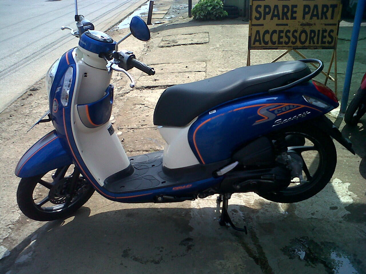 Cari KREDIT MOTOR BEKAS NEW SCOOPY PGM FI 2013 CASH KREDIT KASKUS