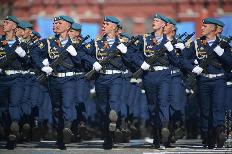 Meriahnya Parade Hari Kemenangan Rusia Di Lapangan merah Moskow !
