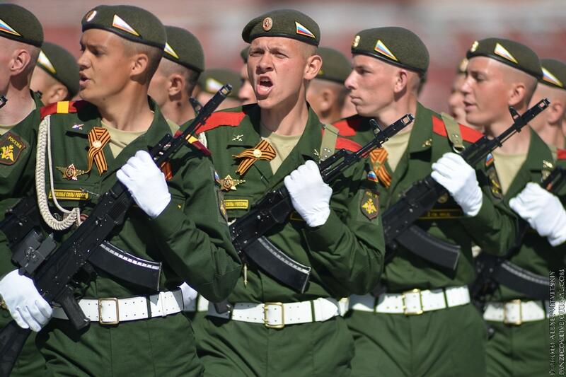 Meriahnya Parade Hari Kemenangan Rusia Di Lapangan merah Moskow !