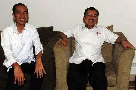 ( Kabinet Bayangan Joko - Jek ) Dikabarkan Akan Jadi Menteri Peranan Wanita Rieke