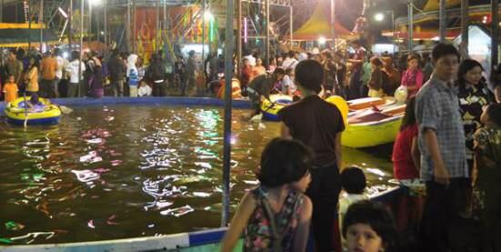 Pasar Malam dan Hiburan Rakyat