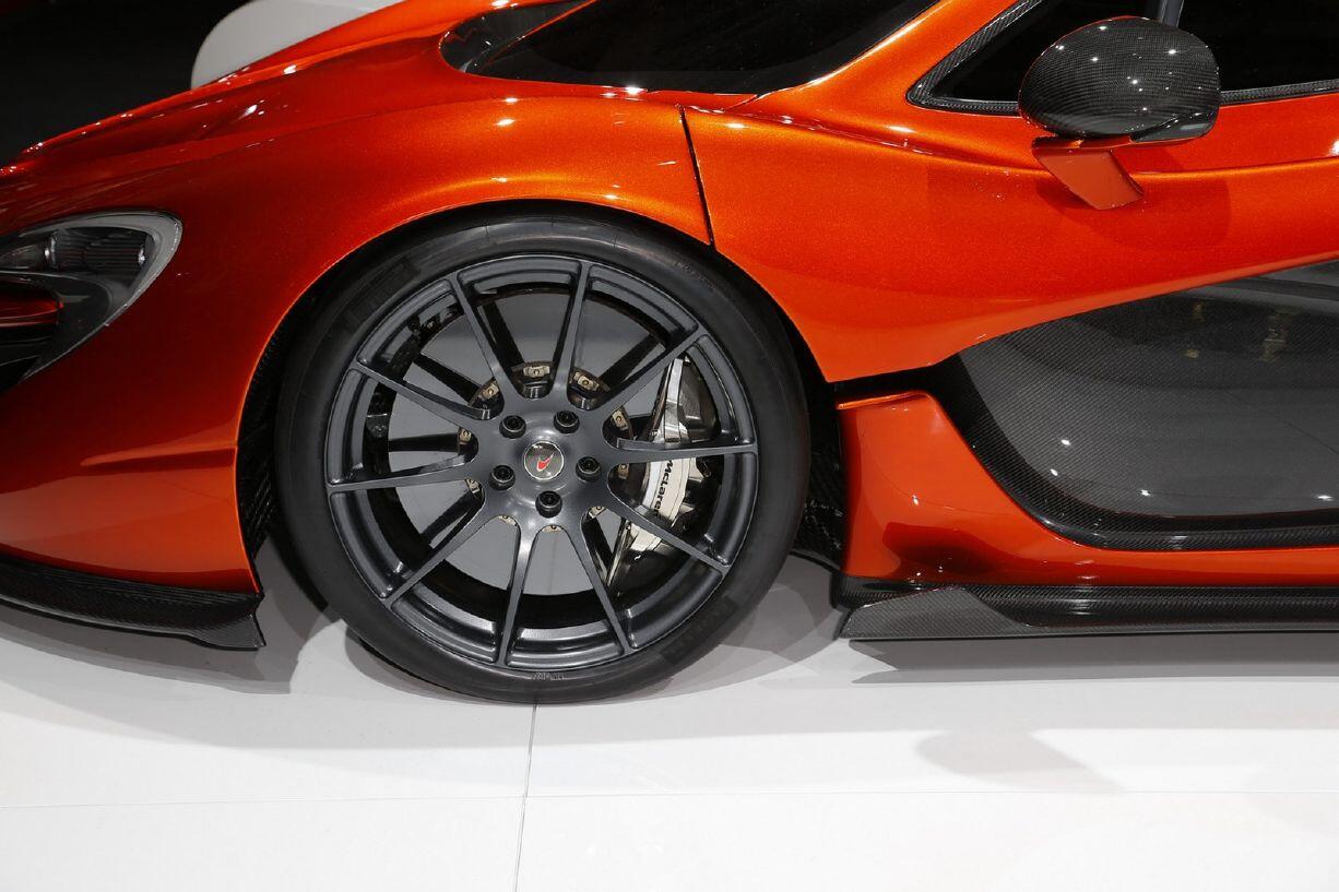 SUPERCARS IN THE WORLD