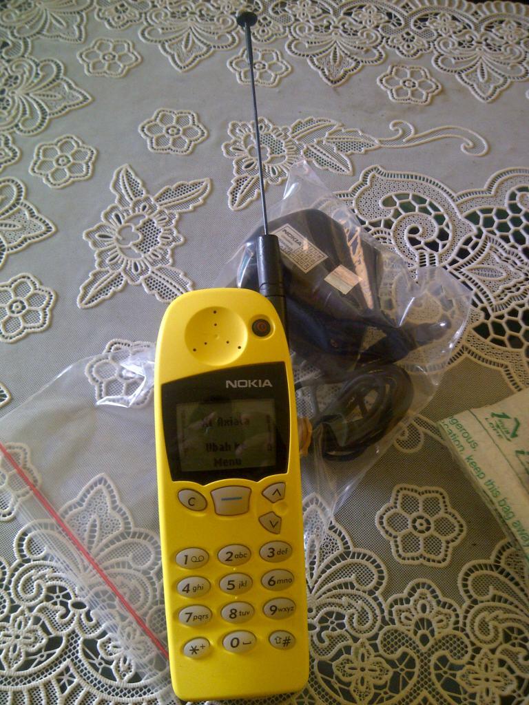 Nokia 5110 Yellow Custom