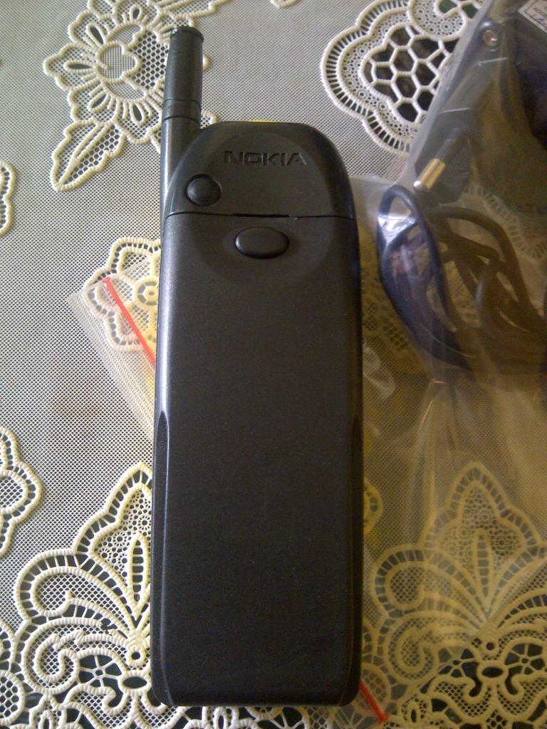 Nokia 5110 Yellow Custom