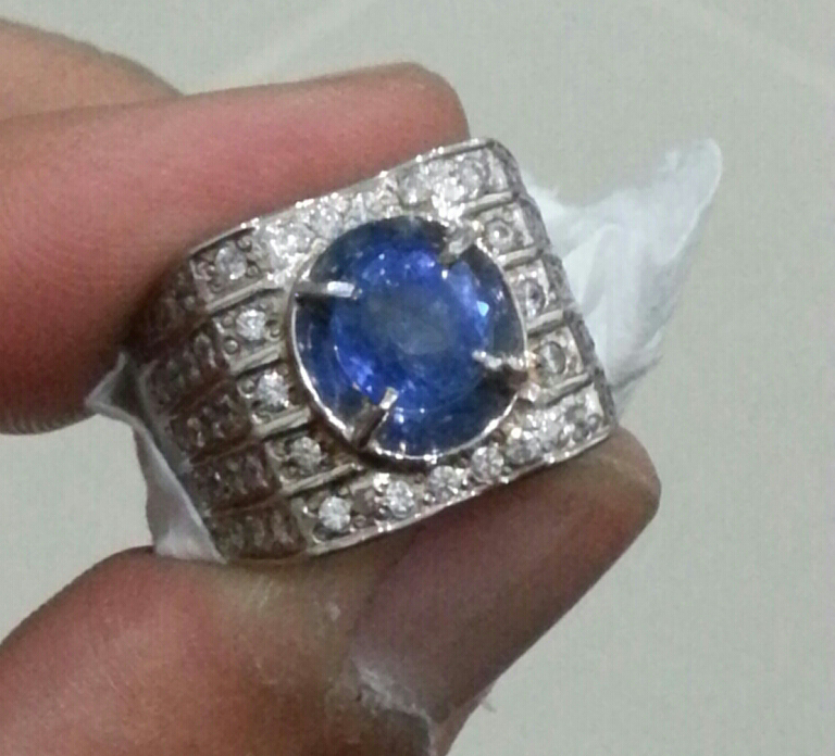sale HQ blue saphire ceylone full luster cristal abiss
