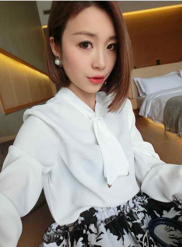 Blouse import white silk (baju pakaian blus impor )