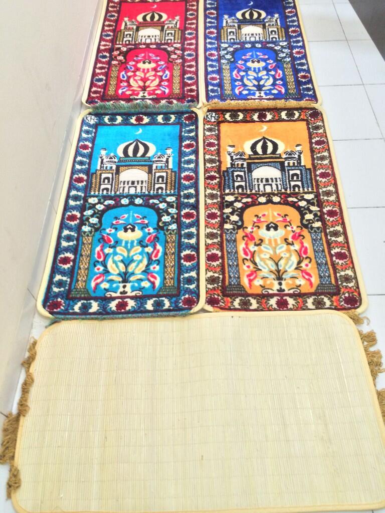 Terjual Dijual Sajadah Rumbai / Rotan Asli Kalimantan 