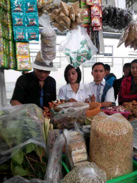 City Market Pondok Cabe punya siapa sih? Kok artis datang tiap hari????