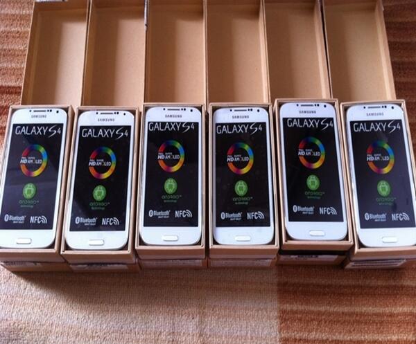 NEW JUAL SAMSUNG GALAXY,APPLE IPHONE ,BLACKBERI,BERBAGAI TIPE DAN 100% ORI.