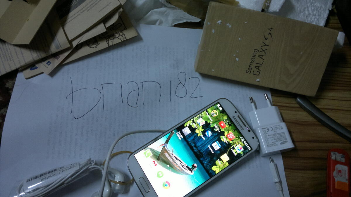 SAMSUNG GALAXY S4 GT-I9500 SECOND. MASIH ADA GARANSI SEIN