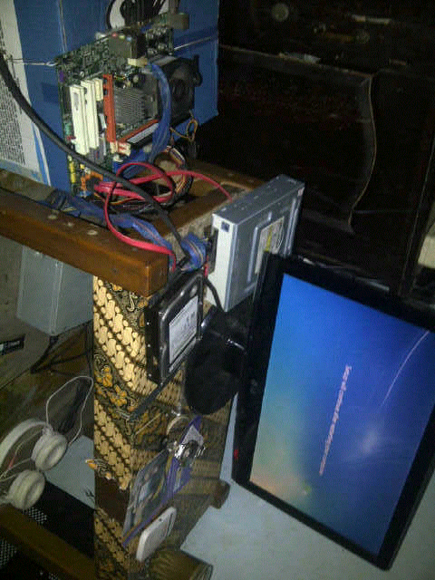 BEBERAPA PCS MOBO AMD DDR3 ECS A780LM-M2..SUPPORT UNLOCK RAM 1800OC..MASIH GARANSI