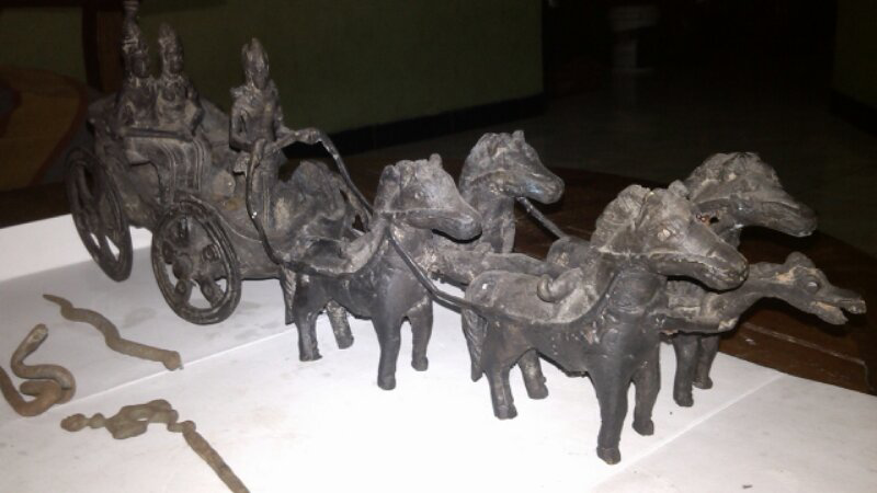 kereta Kencana yang hidup.