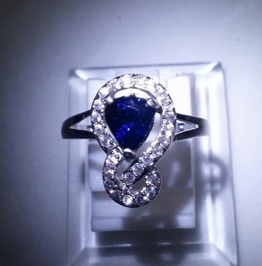 royal blue sapphire (sim to kashmir)