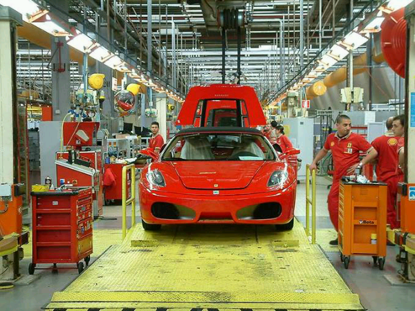 Yuk Intip Proses Perakitan Ferrari di Pabriknya