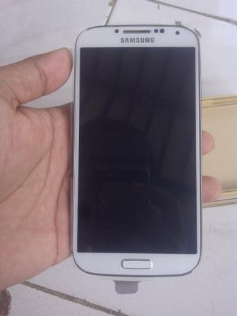 Samsung Galaxy S4 GT-I9500 White BARU BUKA SEGEL DOANG