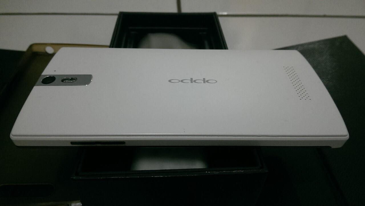 Oppo Find 5 16 GB Fullset, Mulus, bonus casing