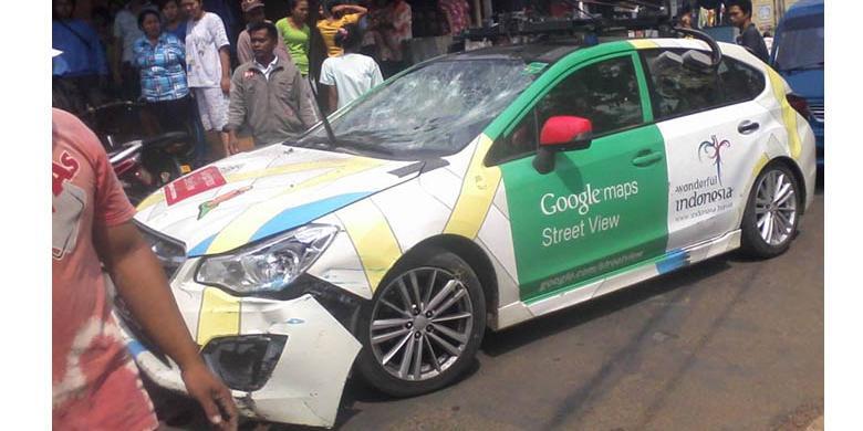 mobil google tabrak pejalan kaki di bogor