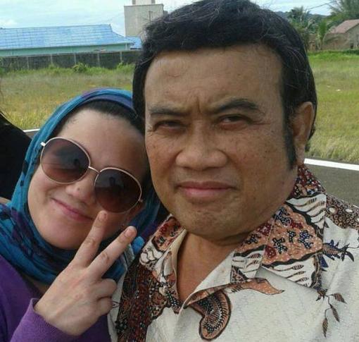 &#91;Gak jd Pindah ke LN&#93; Putri Rhoma Irama Kaget Status Galaunya soal Jokowi Bikin Heboh