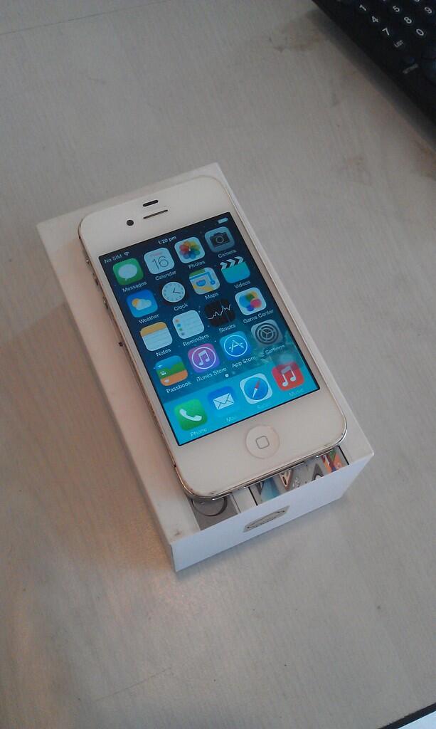 DiJual Apple iPhone 4S GSM White 32 Gb Bagus n Murah