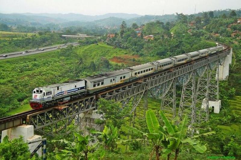 Susahnya Mendapatkan Tiket Kereta Api untuk Mudik Lebaran