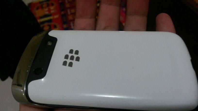 Blackberry onix 3 white,garansi 16bln,mulus bgt