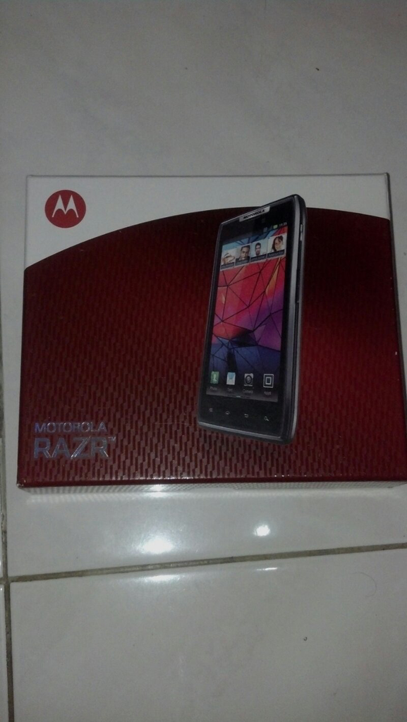 Motorola xt910 JB 4.1.2, mulus mercury silver