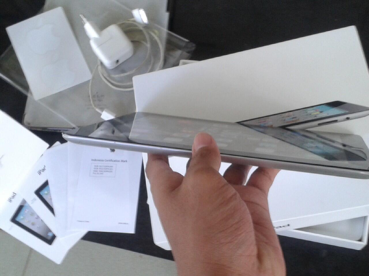 Wts /Jual iPad 2 black 16GB WIFI+3G fullset BU negooooo