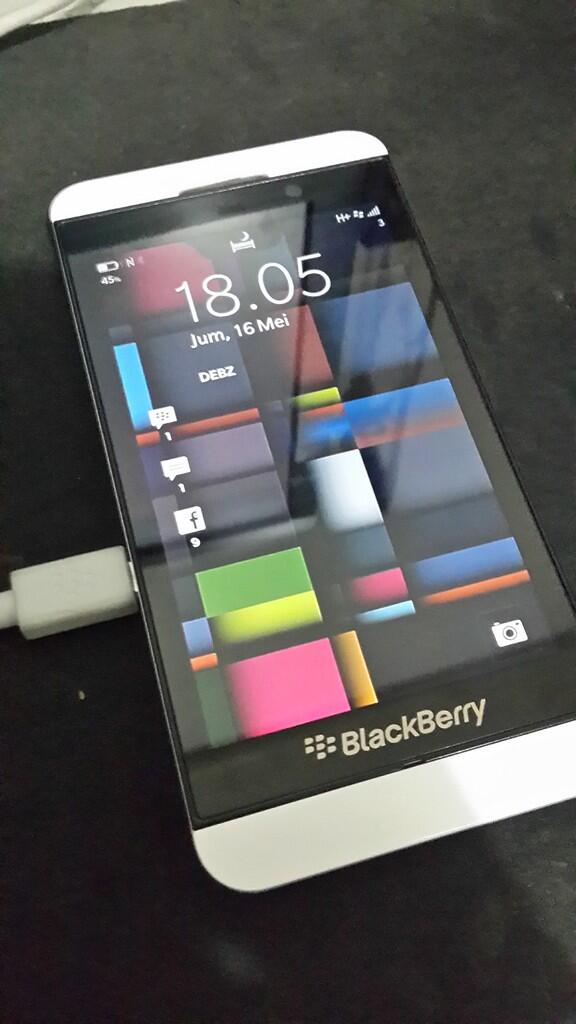 Blackberry Z10 Like New TAM Mulus White SOLO