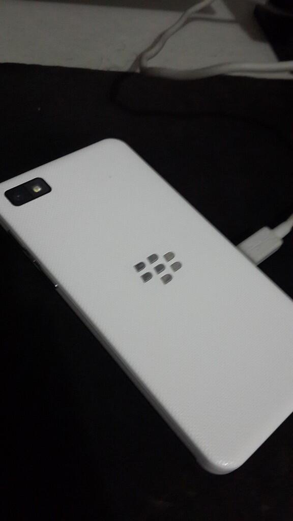 Blackberry Z10 Like New TAM Mulus White SOLO