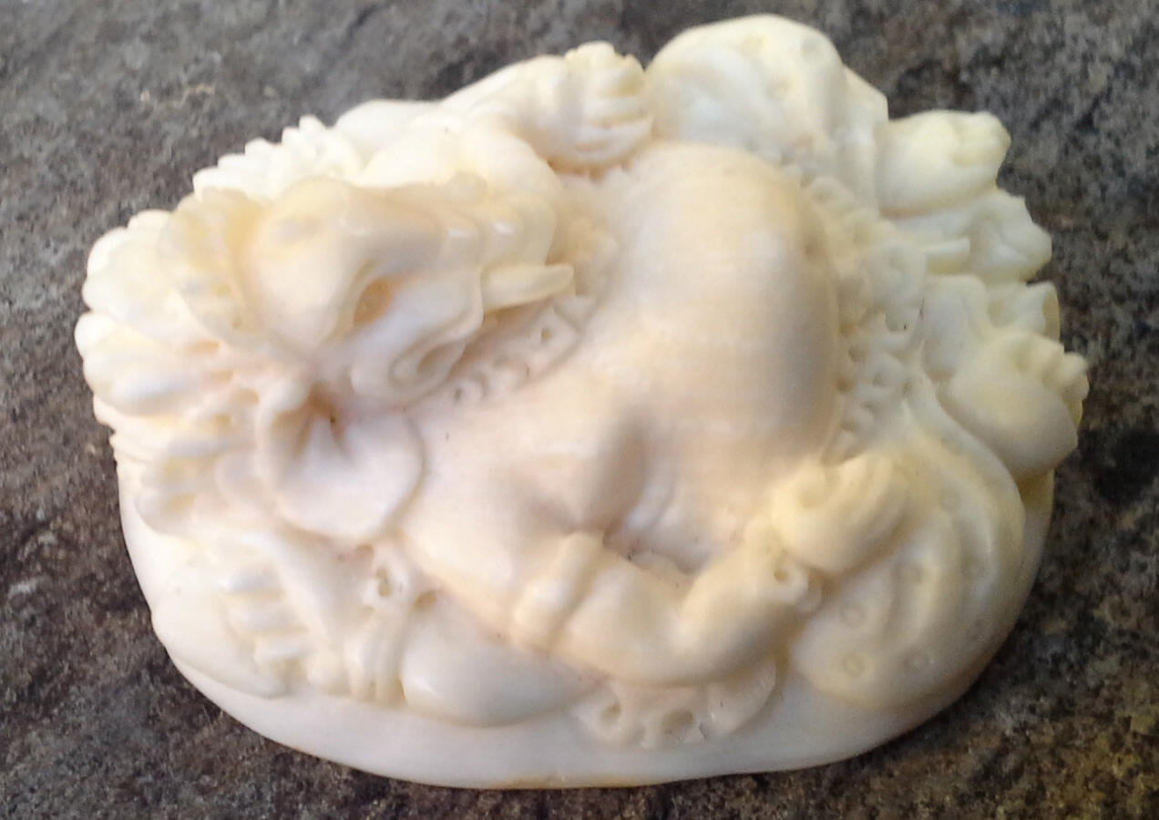 Liontin Ukiran Dewa Ganesha (Fosil Gading Mammoth) Mahar 272 juta