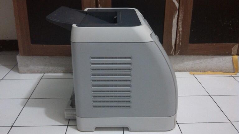Printer Laser Warna HP 2600N Bisa Share Di Jaringan LAN