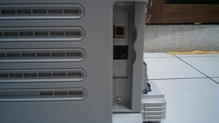 Printer Laser Warna HP 2600N Bisa Share Di Jaringan LAN