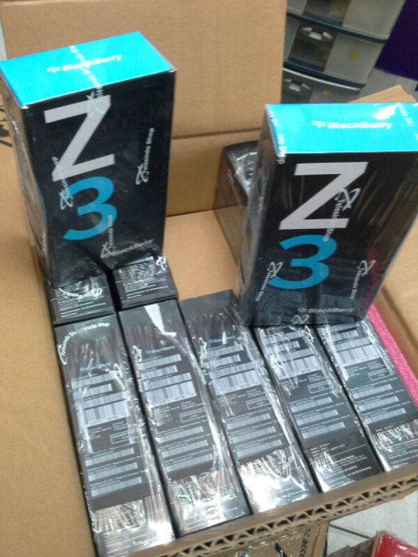 Jual Blackberry Z3 Jakarta Garansi TAM, Telesindo 1 Tahun, Baru BNIB, Cod ayo.