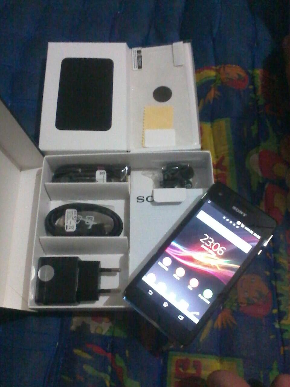 Sony xperia V white anti air like new fulset bekasi cikarang