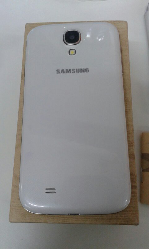 Samsung i9500 16gb MULUS BANDUNG FULLSET
