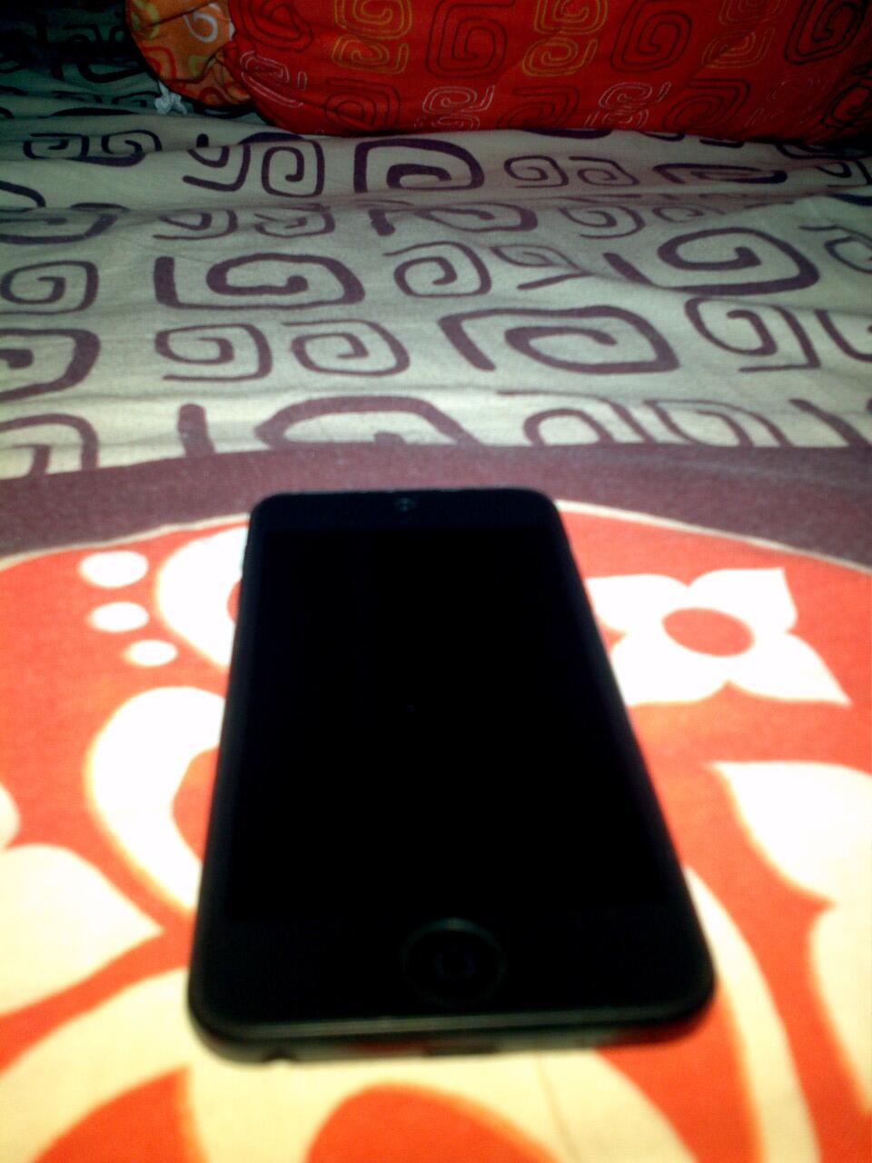 IPOD TOUCH 5TH GEN BLACK 5 BULAN MULUS