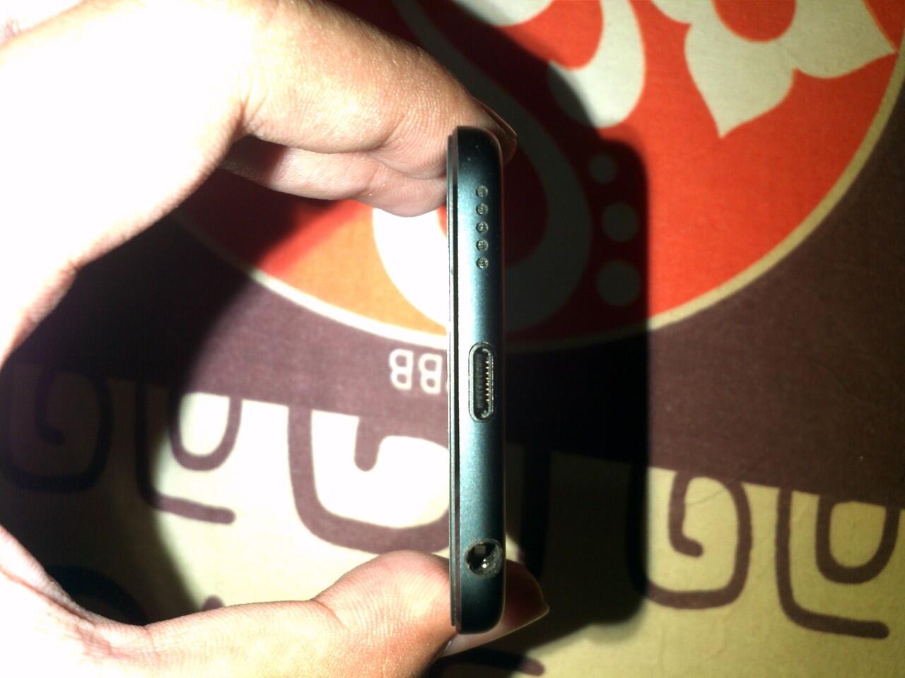 IPOD TOUCH 5TH GEN BLACK 5 BULAN MULUS