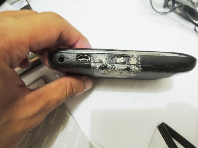 Garage Sale ! Blackberry Curve 3G 9300 Murah Apa Adanya dan Santai